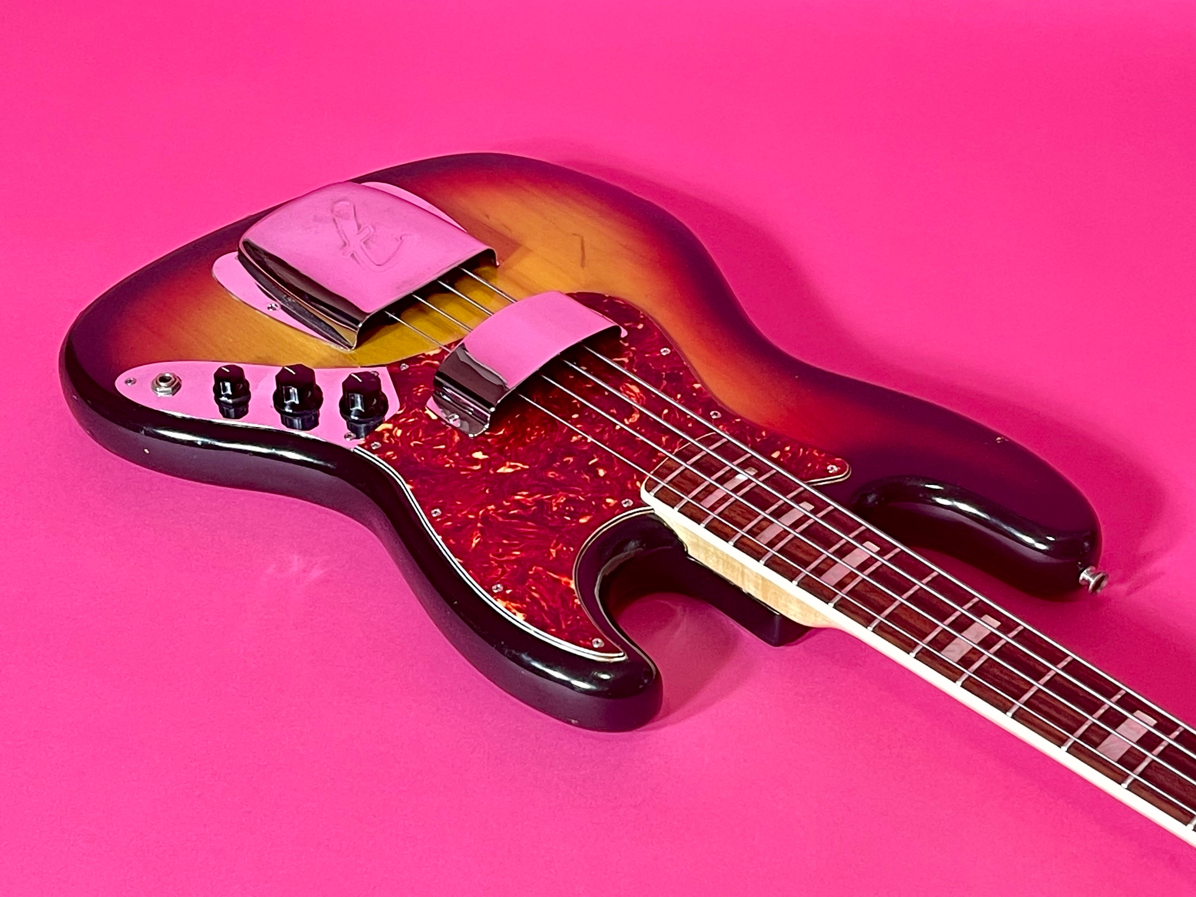 1975 Fender Jazz Bass 3-color Sunburst – Draggin' Guitars