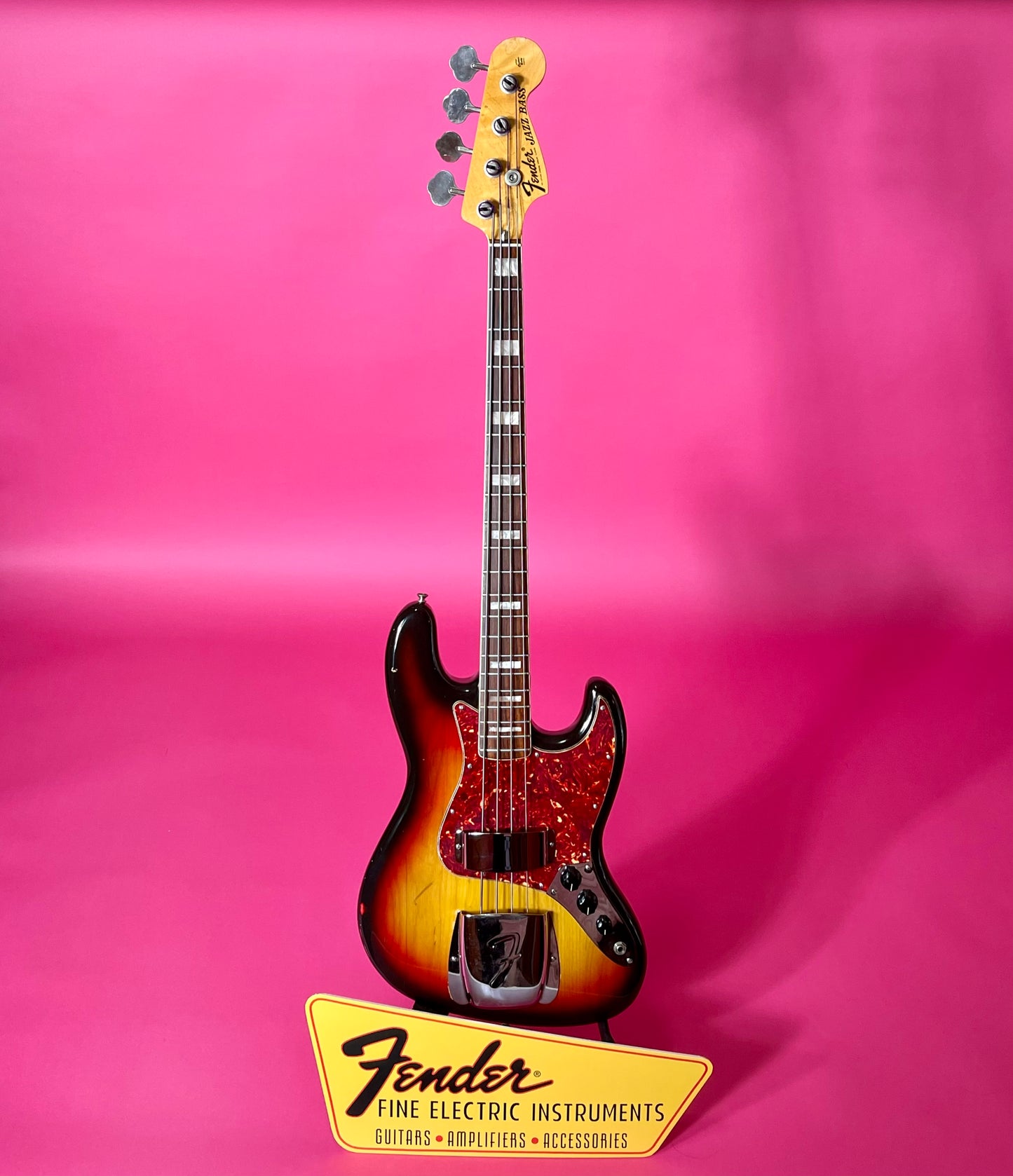 1975 Fender Jazz Bass 3-color Sunburst