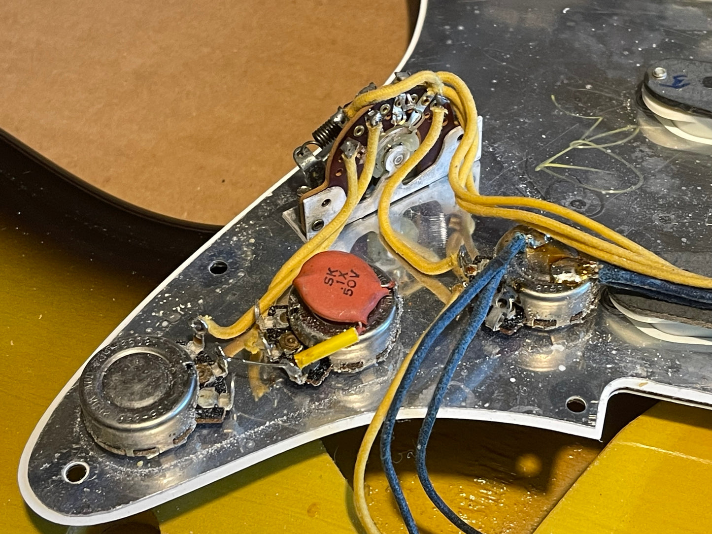 1966 Fender Stratocaster 3-color Sunburst Minty!