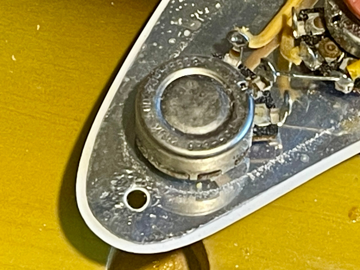 1966 Fender Stratocaster 3-color Sunburst Minty!