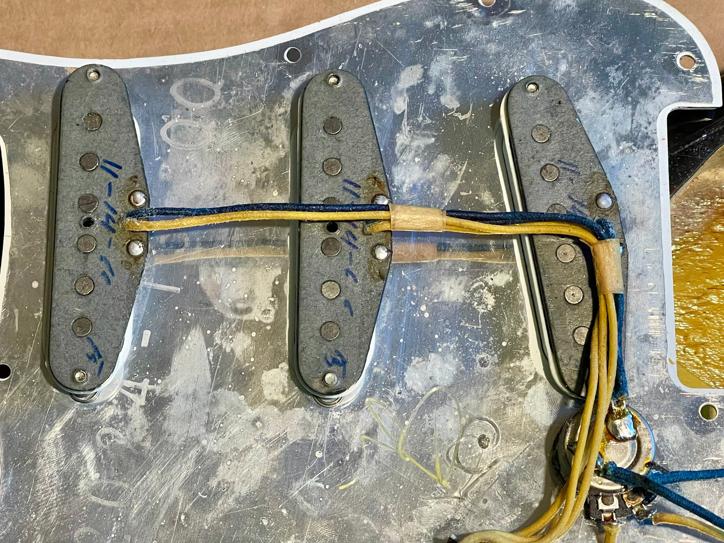 1966 Fender Stratocaster 3-color Sunburst Minty!