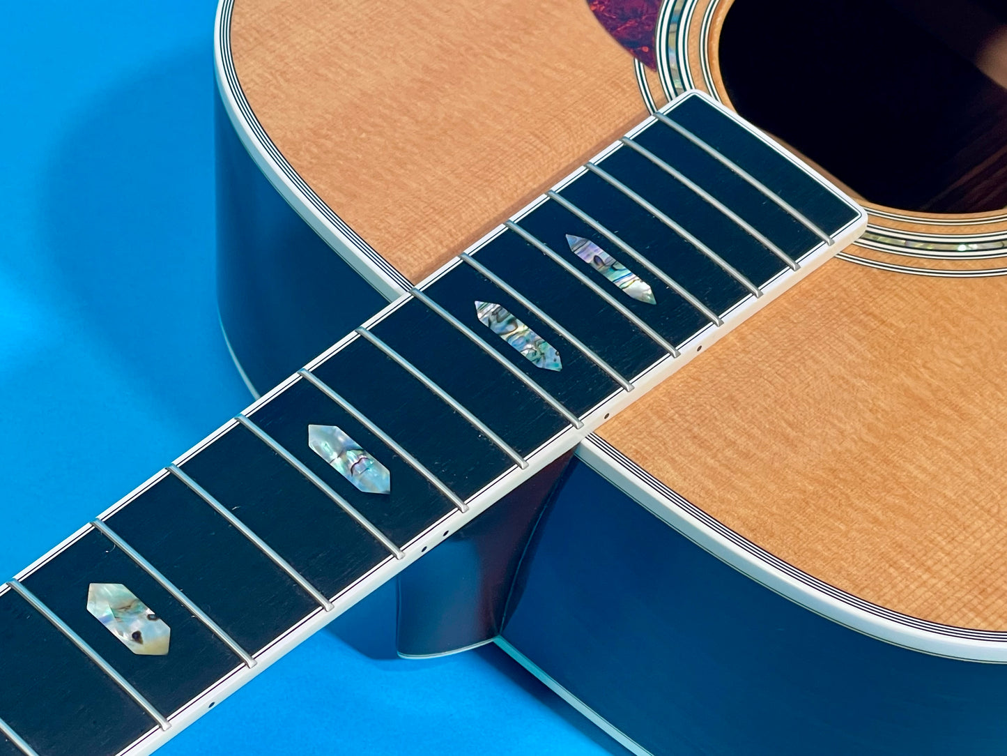 2000 Martin J-40 Blonde Minty J-series Big Sound Jumbo!