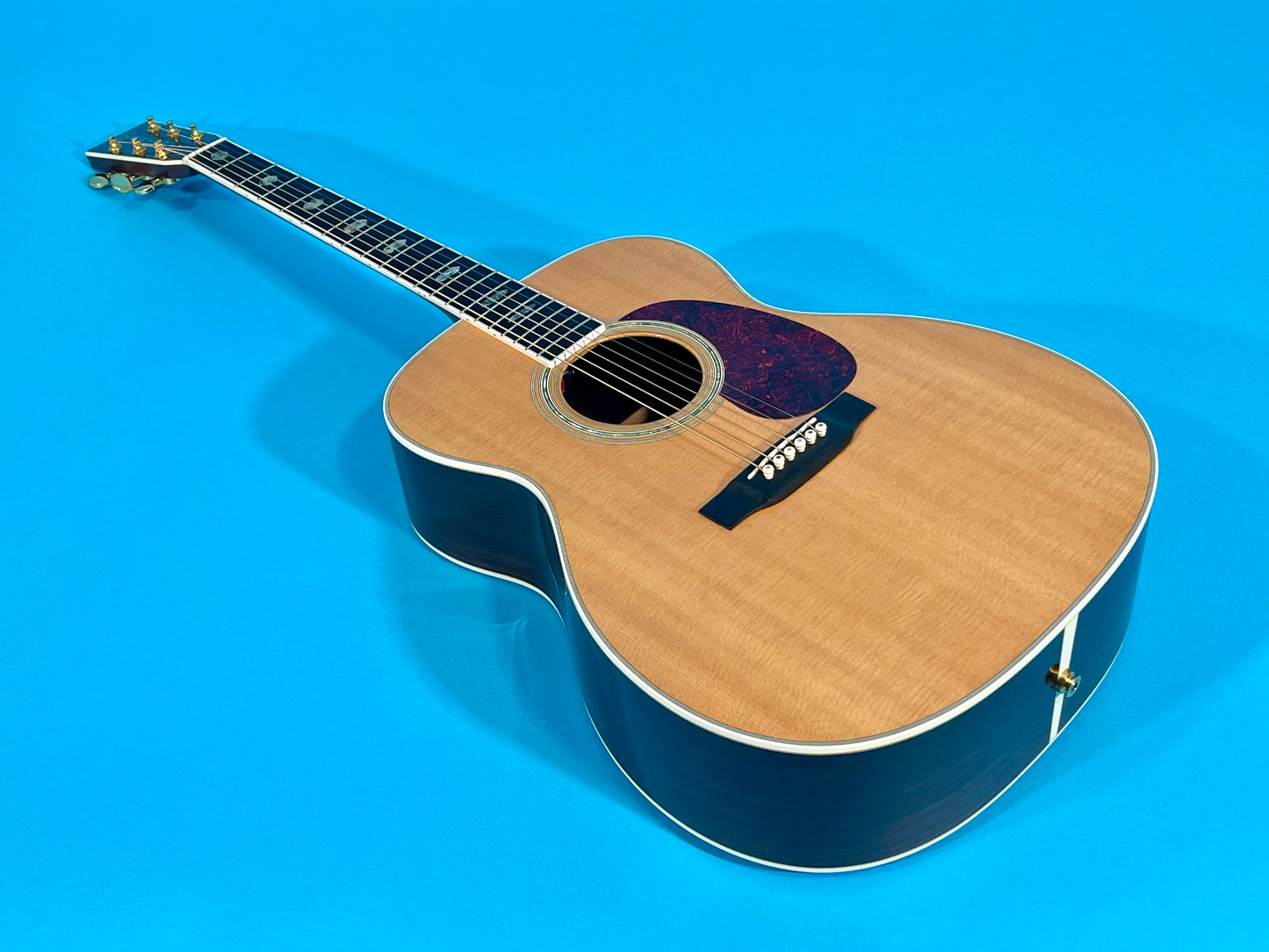2000 Martin J-40 Blonde Minty J-series Big Sound Jumbo!