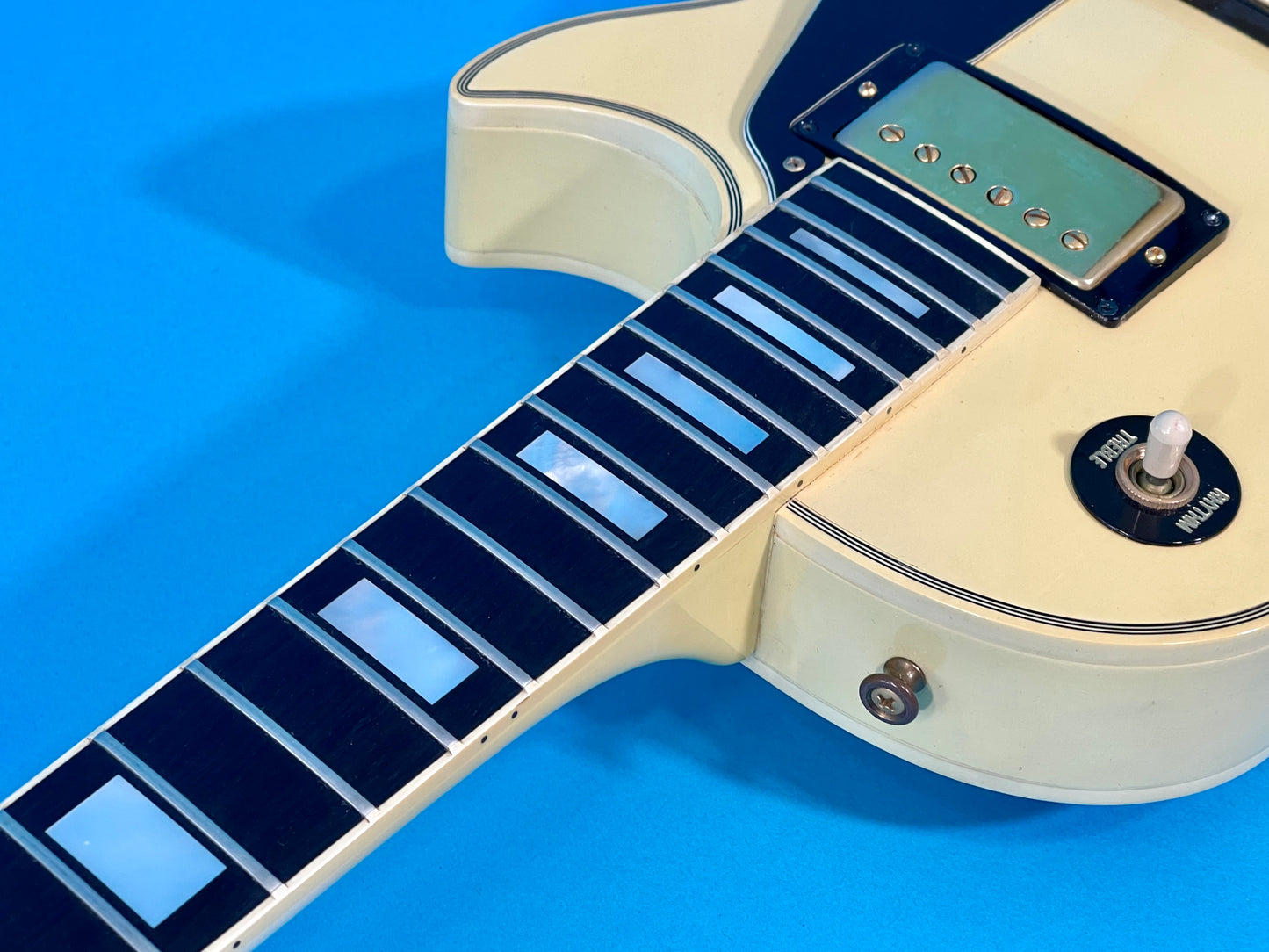 1981 Gibson Les Paul Custom Alpine White 100% original Minty