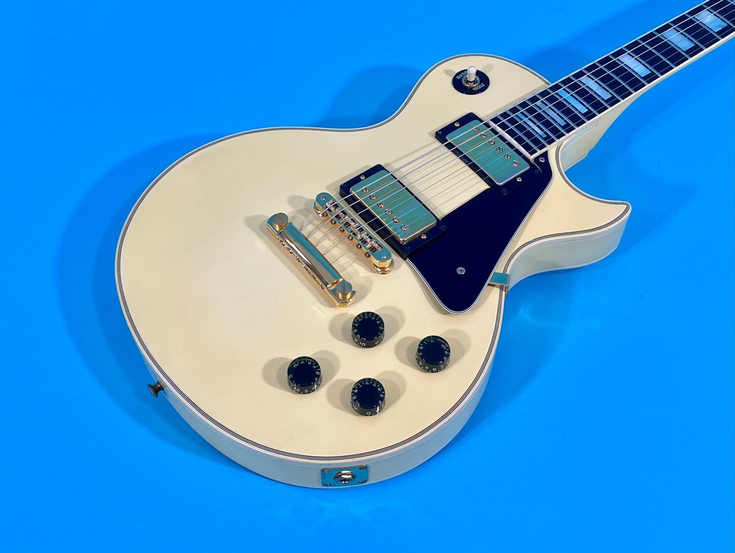 1981 Gibson Les Paul Custom Alpine White 100% original Minty