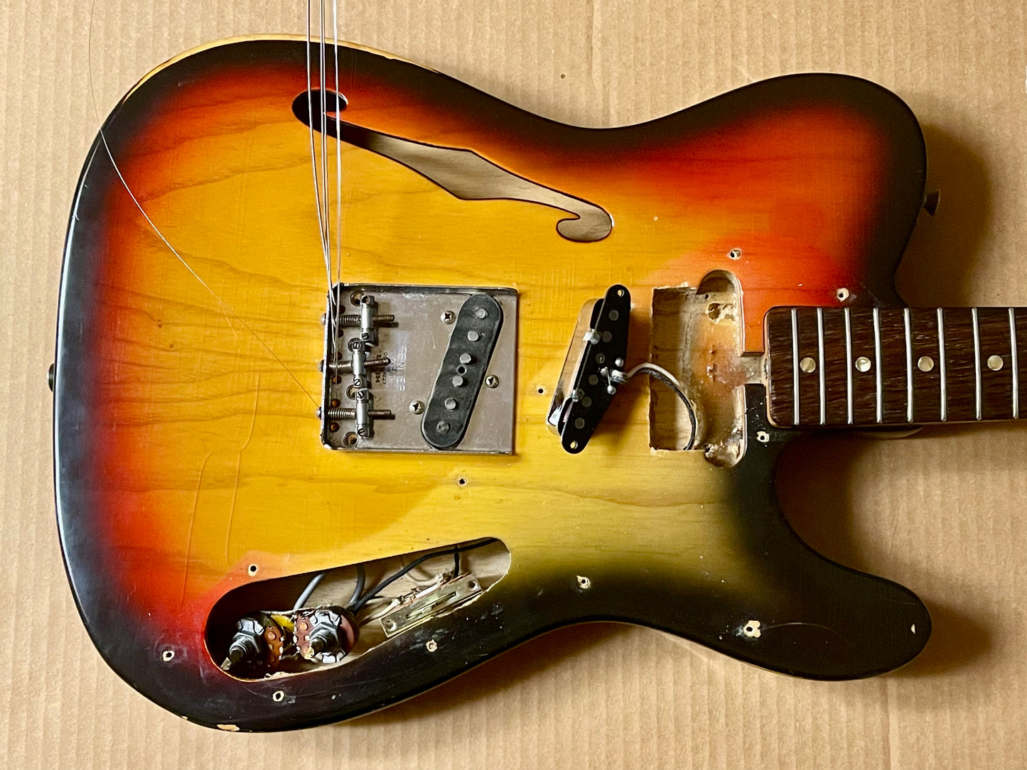 1971 Fender Telecaster Thinline 3-color Sunburst Rosewood fingerboard!