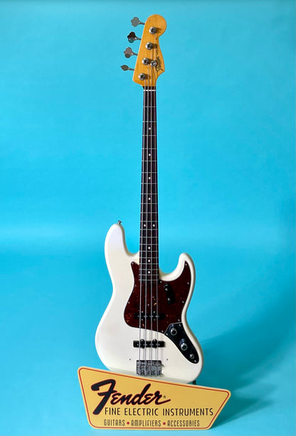 2011 Fender AVRI '62 Jazz Bass Olympic White