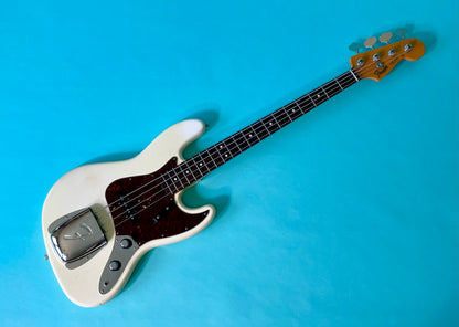 2011 Fender AVRI '62 Jazz Bass Olympic White