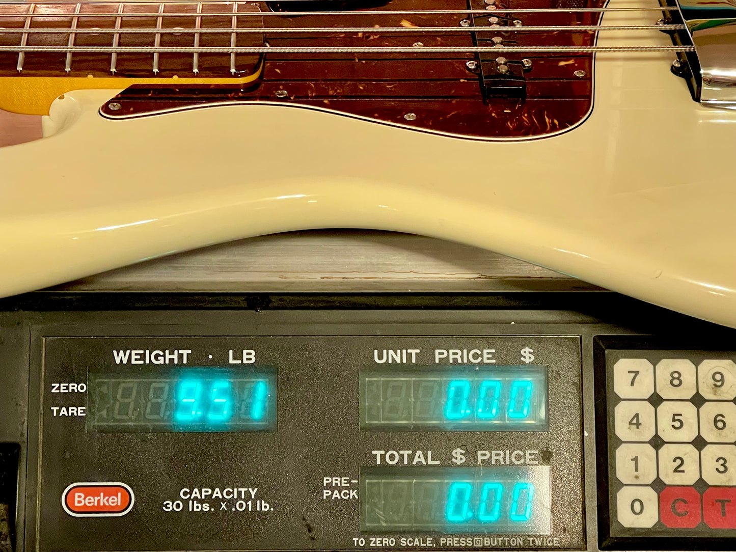 2011 Fender AVRI '62 Jazz Bass Olympic White